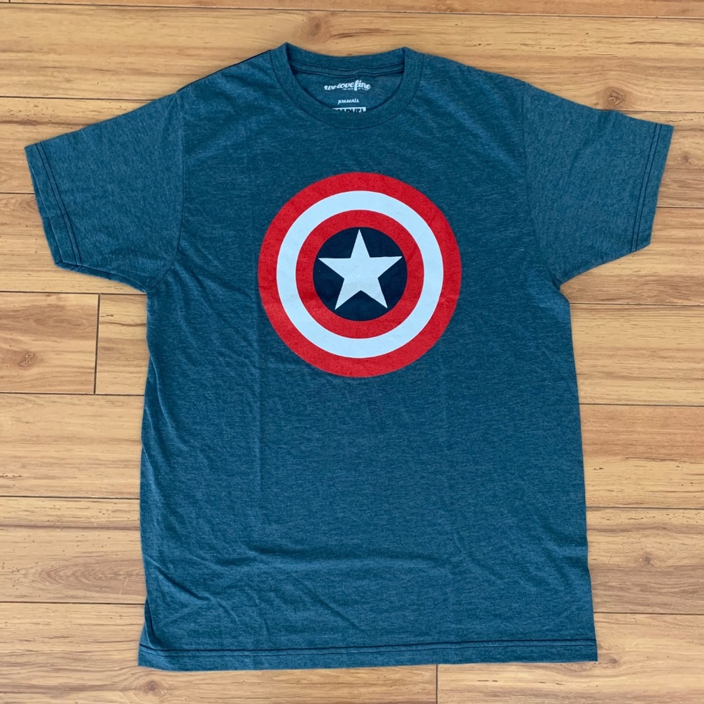 NWOT! Captain America Logo Men’s S/S Tee